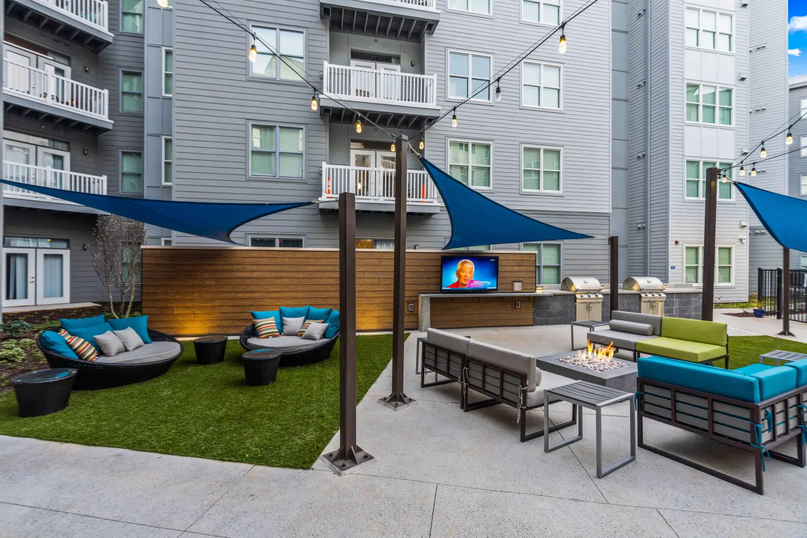 kennesaw state apartments outdoor lounge